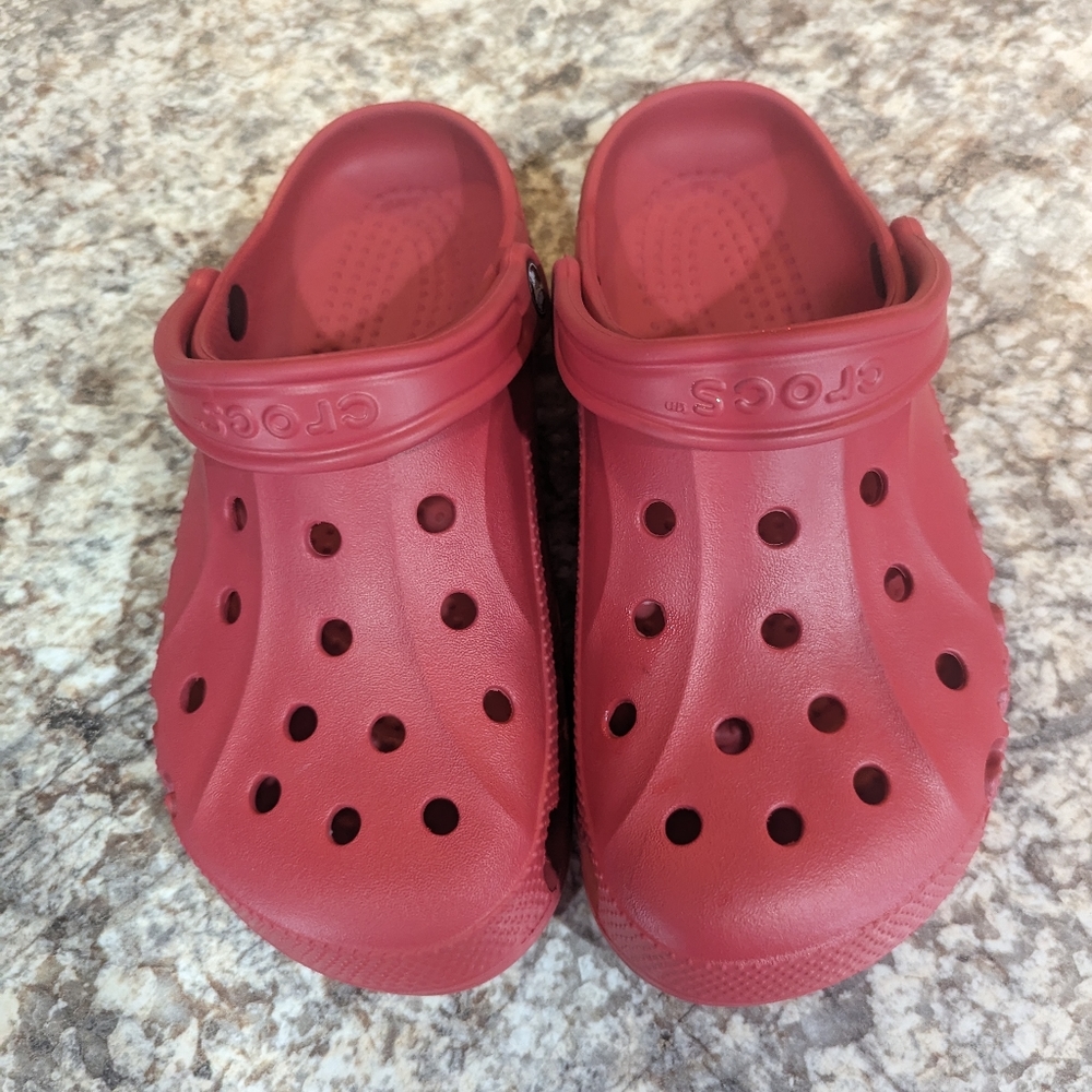 Red Baya Crocs
